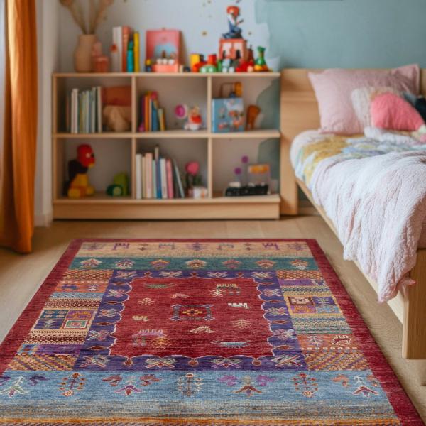 Håndknyttet orientalsk tæppe Arijana design som midtpunkt i børneværelset